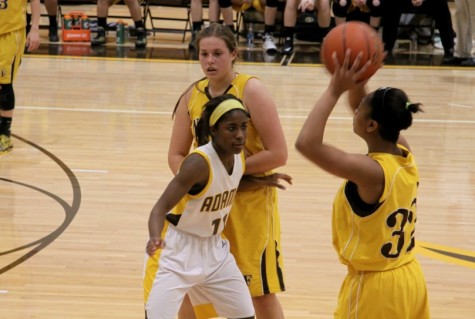 Lady Highlanders Fall to Clarkston