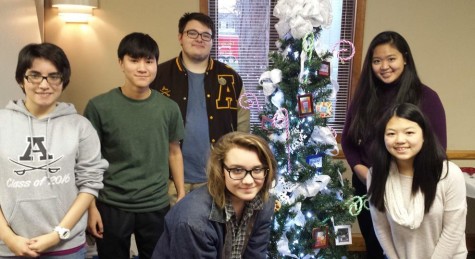Adams Art Students Spread Holiday Cheer