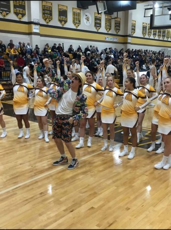 Highlanders inch out Cougars to go undefeated