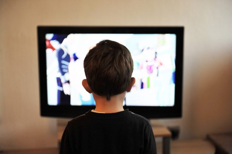Child+watching+TV.