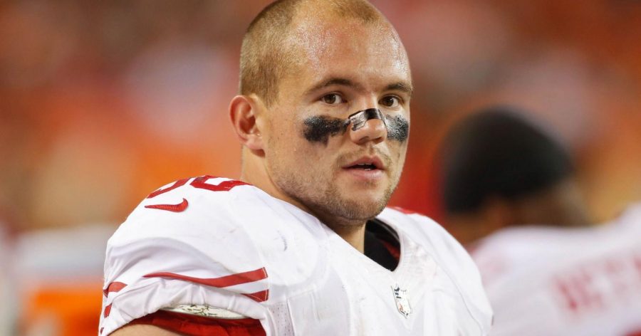 Chris Borland playing for the 49ers in 2014.