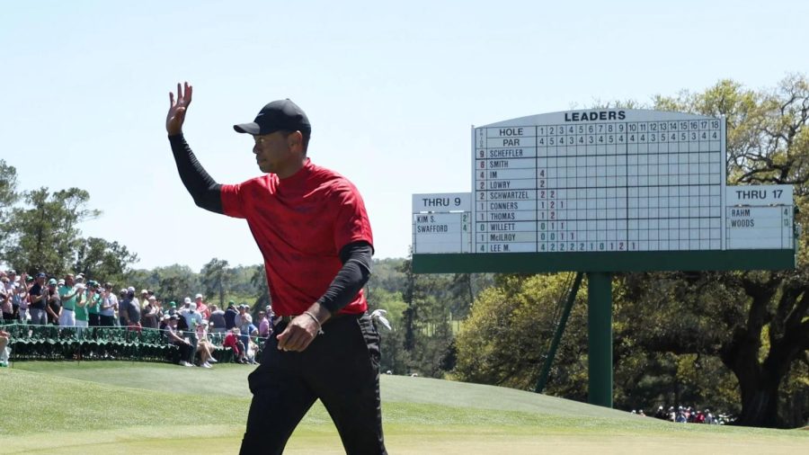 Tiger+Woods+thanks+the+crowd+after+his+final+putt+on+the+18th+hole+on+Sunday+at+The+Masters.